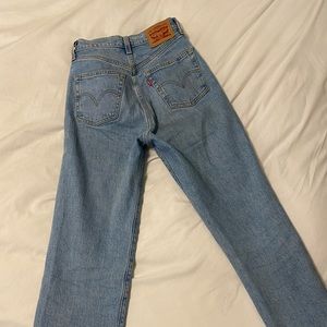 Levi’s rib cage straight ankle jeans